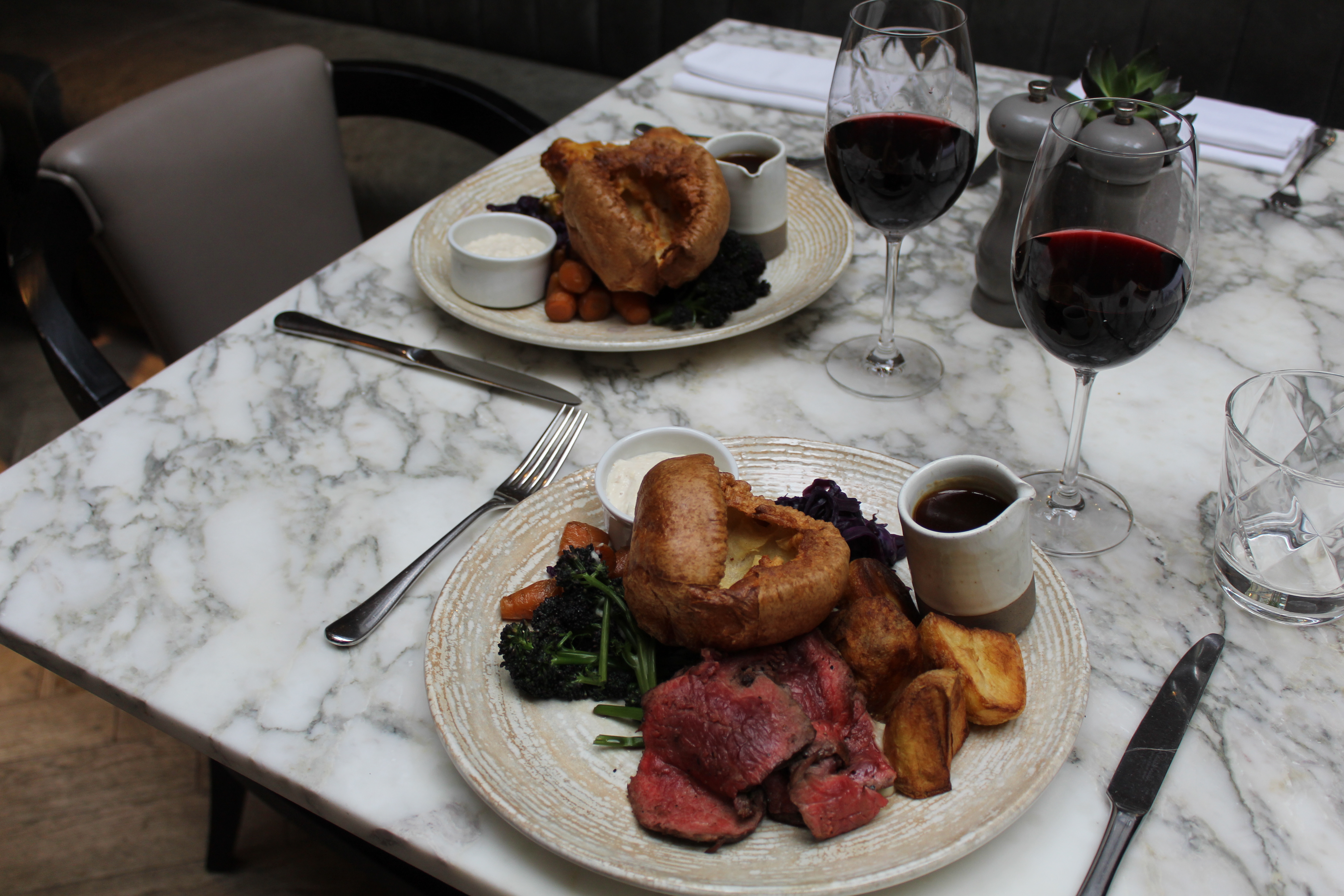 Sunday Roasts at Hans’ Bar & Grill